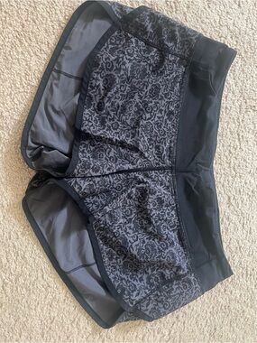 lululemon athletica Black Floral-Pattern Speed Up Shorts